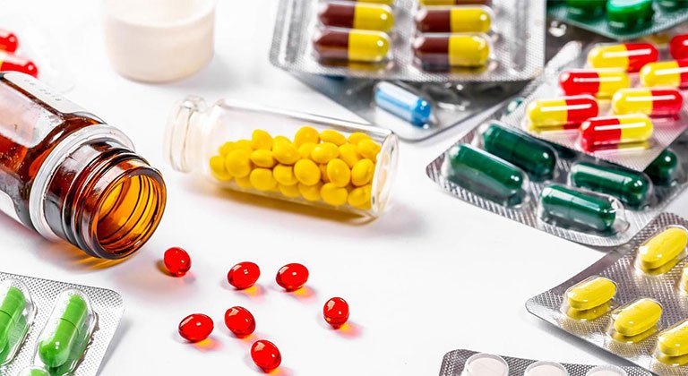 Mụn bọc ở thân dương vật là gì? Có nguy hiểm không? 6 Su dung thuoc boi va thuoc uong de tri mun