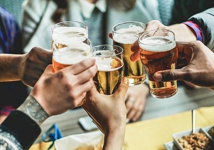 Không nên sử dụng các chất kích thích như bia, rượu, thuốc lá,...