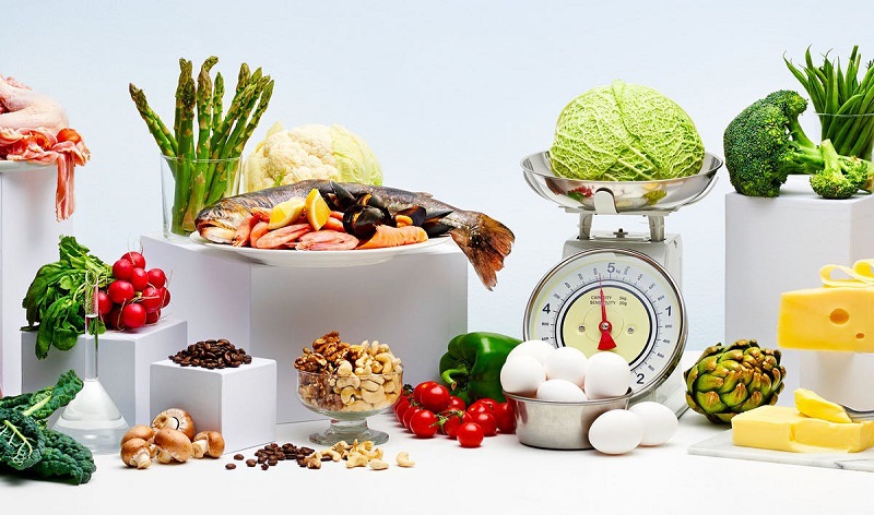 Xây dựng một chế độ ăn uống phù hợp kết hợp tập luyện để giảm thiểu mụn xuất hiện.