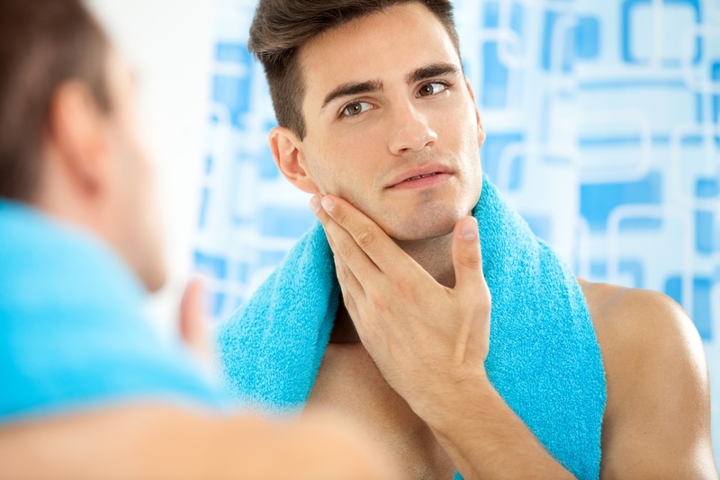 Nam giới ít khi quan tâm đến việc chăm sóc và làm sạch làn da của bản thân