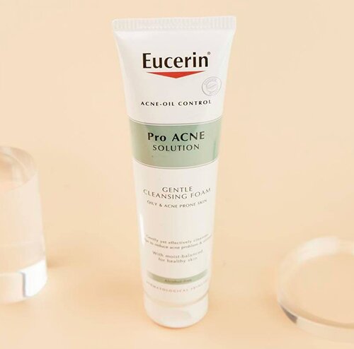 sua rua mat eucerin pro acne solution gentle cleansing foam