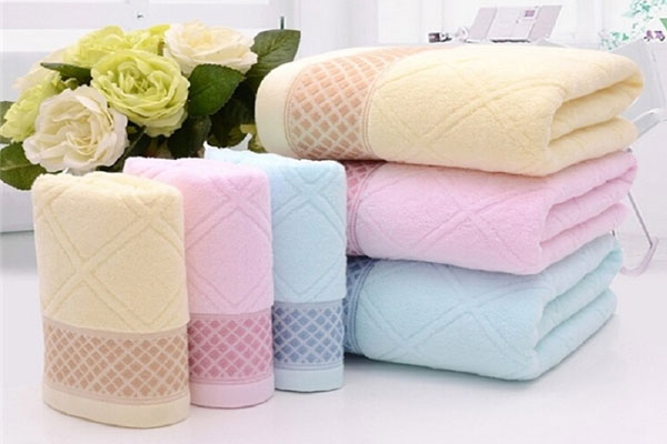 Bệnh nấm da đầu có lây không? 5 Để hạn chế khả năng lây lan nấm da đầu, không nên dùng chung vật dụng cá nhân với người khác.