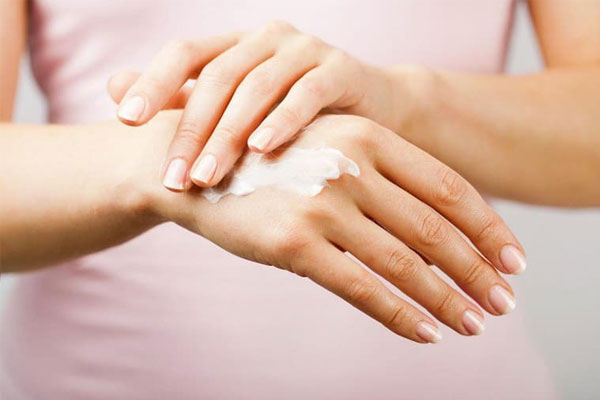 Bôi thuốc ngày 2 lần để có hiệu quả điều trị tốt nhất