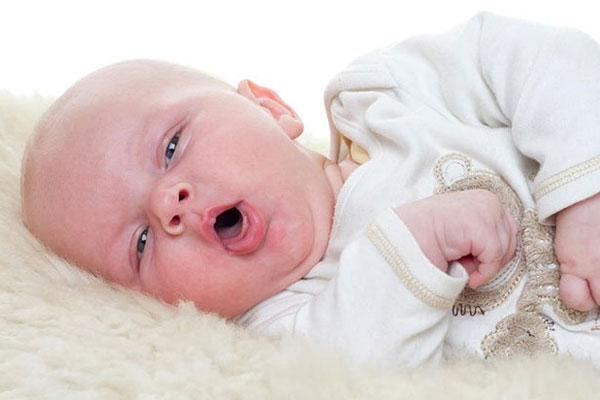 Lưu ý: Không dùng thuốc này cho trẻ em dưới 12 tháng