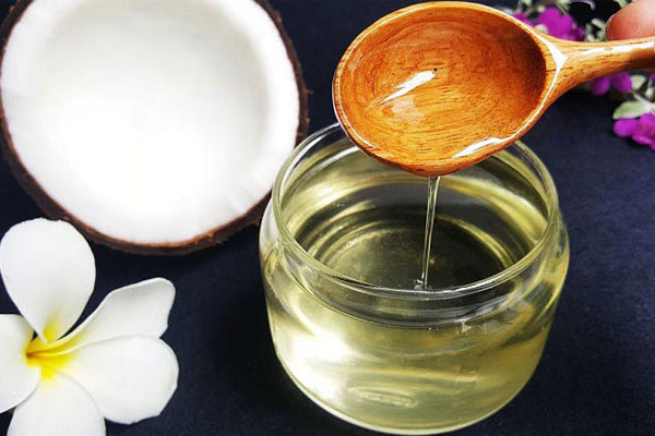 Dùng dầu dừa trị ngứa da mặt hiệu quả