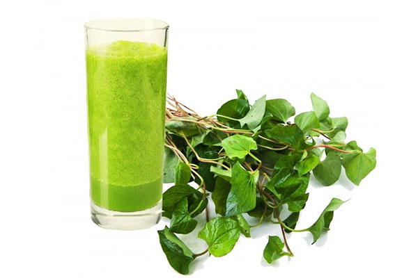 Nên bổ sung các loại nước trái cây để giúp giải độc và thanh nhiệt cơ thể