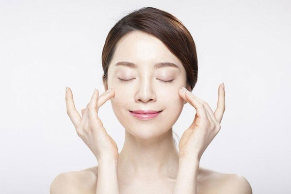 Chăm sóc da đúng cách để ngăn ngừa ngộ độc Corticoid