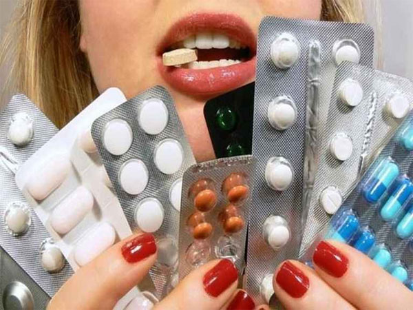 Nổi Mề Đay Ở Cổ: Nguyên nhân, Triệu Chứng Và Cách Điều Trị 2023 3 Lạm dụng thuốc cũng sẽ khiến các triệu chứng của bệnh khởi phát