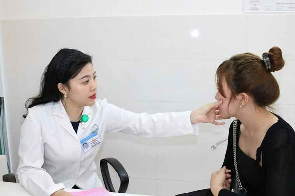 Nổi Mề Đay Ở Cổ: Nguyên nhân, Triệu Chứng Và Cách Điều Trị 2023 4 Hãy đến gặp bác sĩ để có phác đồ điều trị tốt nhất