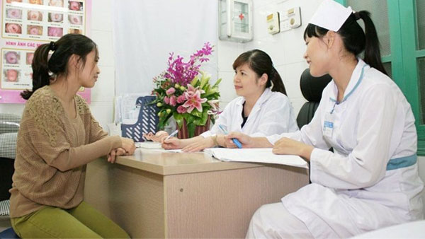 Nổi Mề Đay Sau Sinh: Nguyên Nhân Và Cách Điều Trị Hiệu Quả 7 Hãy đi khám bác sĩ để có cách điều trị mề đay sau sinh tốt nhất