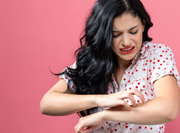 Nổi Mề Đay Sau Sinh: Nguyên Nhân Và Cách Điều Trị Hiệu Quả 1 Nổi mề đay sau sinh không phải là hiện tượng hiếm gặp ở các bà mẹ đang cho con bú