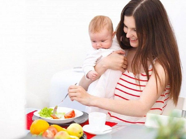 Nổi Mề Đay Sau Sinh: Nguyên Nhân Và Cách Điều Trị Hiệu Quả 6 Ăn uống khoa học, đầy đủ chất là điều mẹ bầu sau sinh nên làm