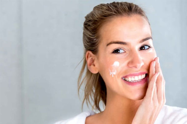 Sử dụng kem chống nắng thường xuyên để bảo vệ làn da của bạn