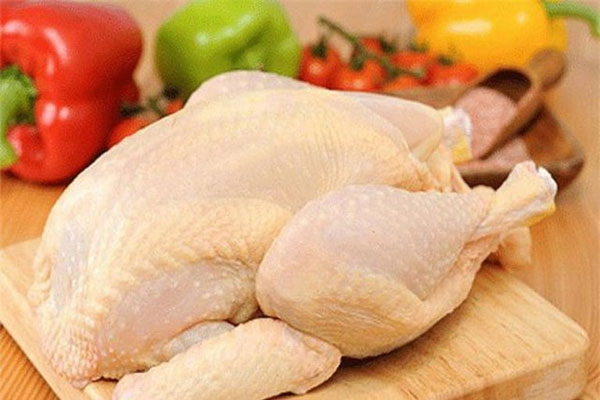 Thịt gà là một trong những thực phẩm mà người bệnh viêm da dị ứng cần tránh