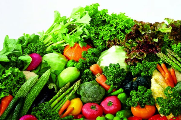 Bị viêm da tiết bã nên ăn nhiều rau xanh
