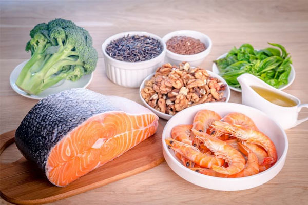 Nên tránh thực phẩm chứa nhiều chất béo bão hòa