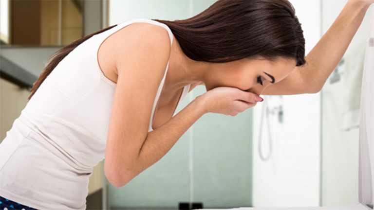 Buồn nôn là tác dụng phụ phổ biến của thuốc