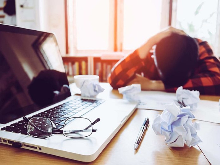 Stress cũng là nguyên nhân gây bệnh vảy nến móng tay