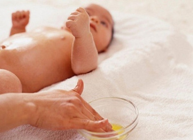 Bệnh Tổ Đỉa Ở Trẻ Em: Điều Trị Và Chăm Sóc Như Thế Nào? 2023 6 Chăm sóc da trẻ đúng cách để tránh bội nhiễm và phát triển bệnh