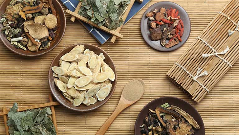 Thuốc trị nổi mề đay: Top 13 Loại Hiệu Quả Nhất Hiện Nay 2023 6 Bài thuốc Đông y chữa mề đay mẩn ngứa hiệu quả
