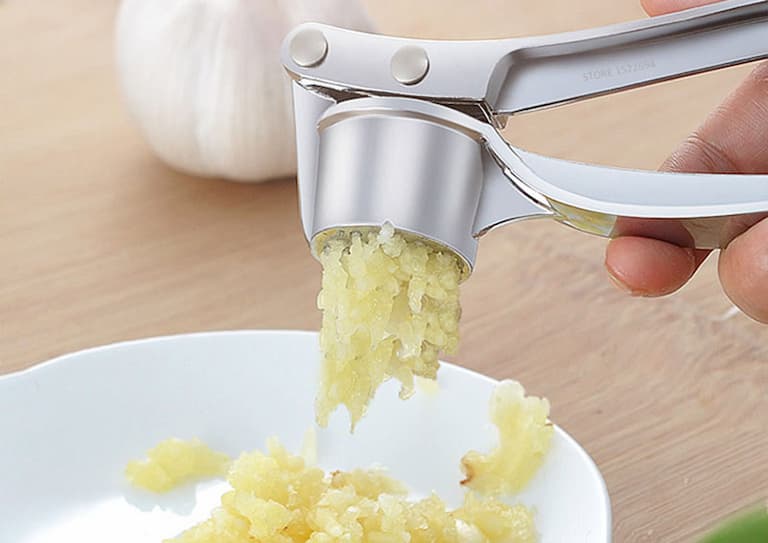 Chữa Á Sừng Bằng Tỏi