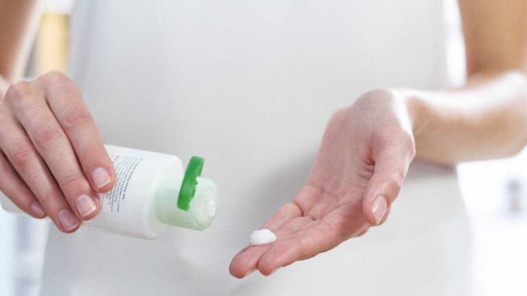 Luôn bảo vệ da cũng như dưỡng ẩm đúng cách