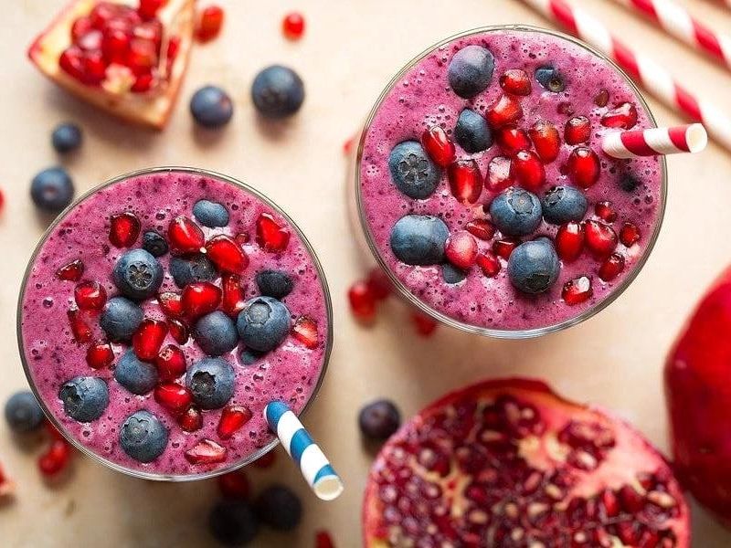Sinh tố lựu là thực đơn ăn kiêng không thể thiếu