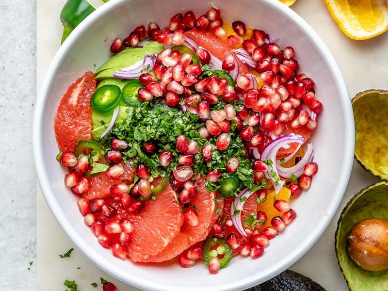 Salad lựu bổ dưỡng, màu sắc đẹp mắt