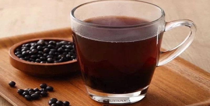 Bạn chỉ nên uống tối đa 500ml nước đậu đen mỗi ngày