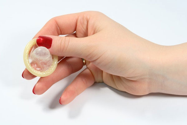Lựa chọn bao cao su có kích thước phù hợp với kích thước của dương vật.